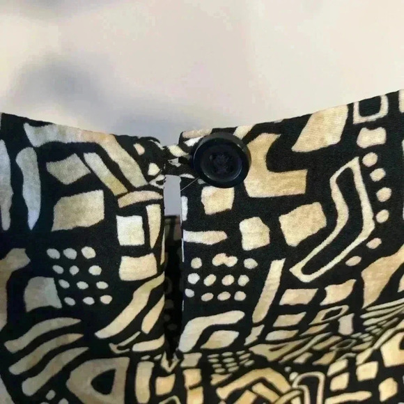 Notations Sleeveless Festive Print Blouse - Picture 4 of 4